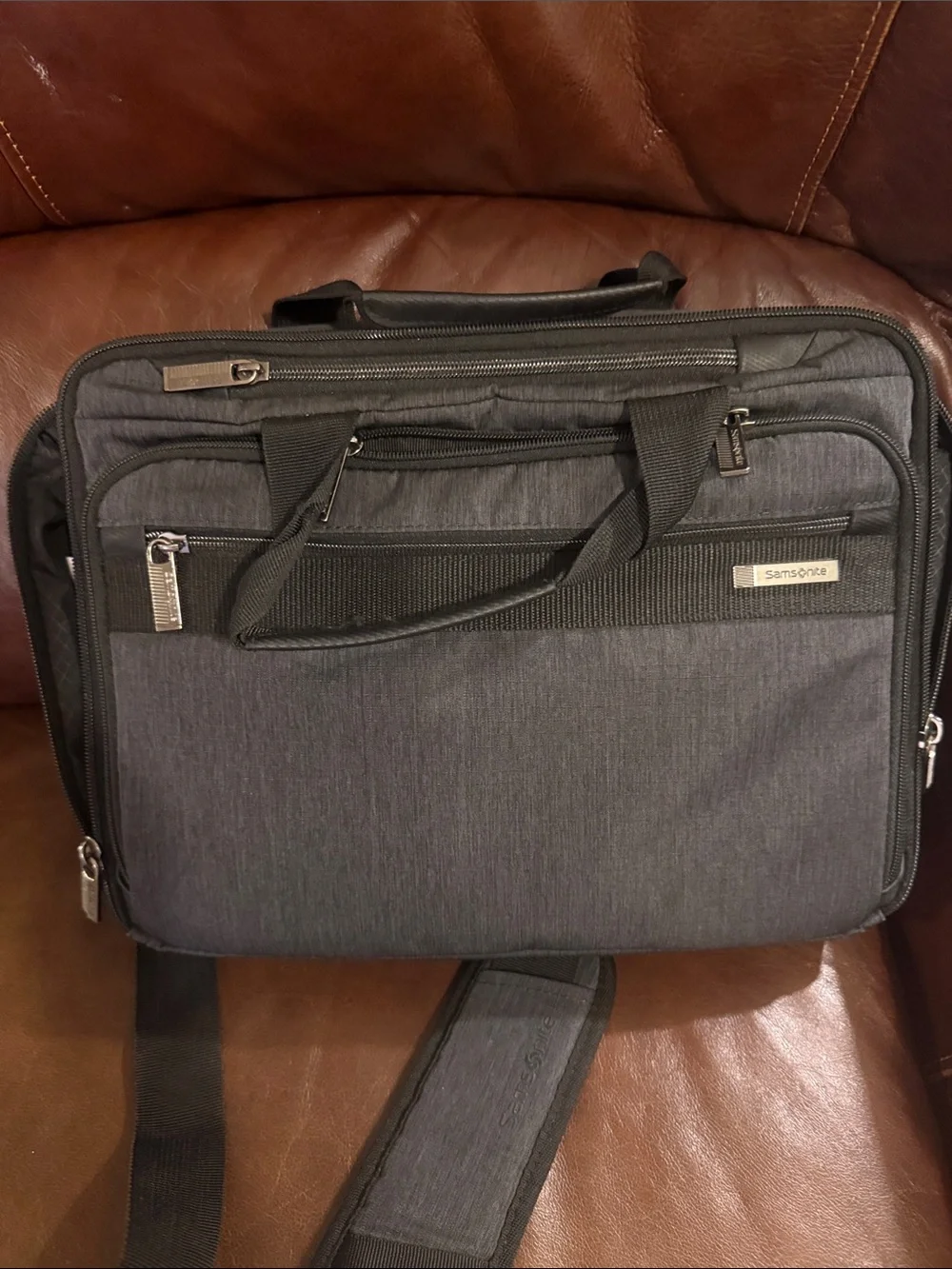 Samsonite Dark Gray Men's Laptop Briefcase with Shoulder Strap